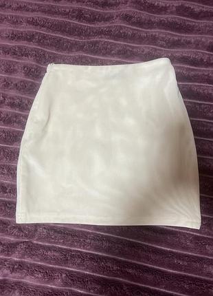 Спідниця з сітчастої тканини