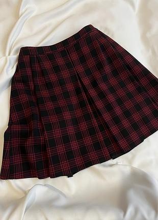 Коротенька спідниця