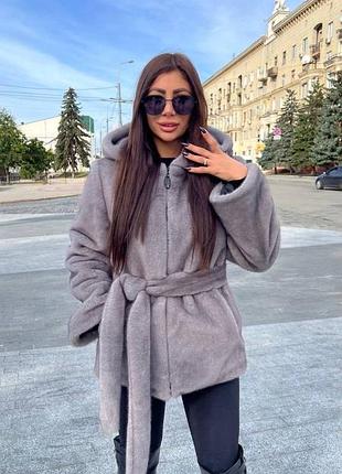 Еко шубка з поясом. є у різних кольорах.розміри від s (44) до 6xl (60)