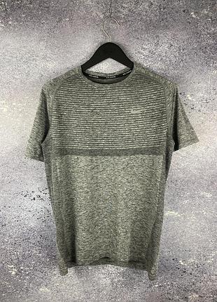 Чоловіча спортивна футболка nike running dri-fit