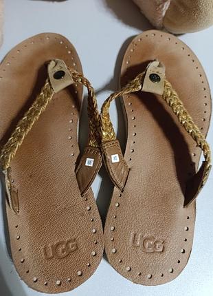 Шльопанці відомого бренду ugg
