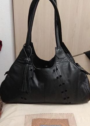 Стильная кожаная сумочка тоут черного цвета