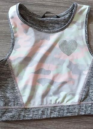 Качественный спортивный детский топ. 135-140 рост б/у