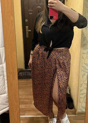 Леопардова спідниця на запах