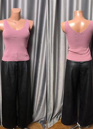 Стильная базовая пудровая майка