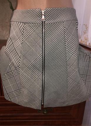 Нова стильна спідниця на замку від zara