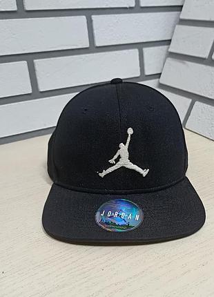 Бейсболка от бренда jordan