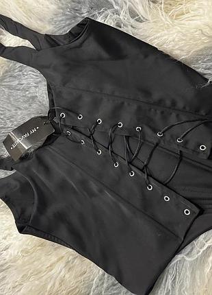 Чорний корсетний топ зі шнурівкою