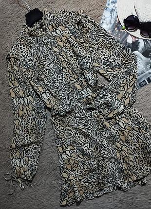 Гарна сукня в тваринний принт /плаття