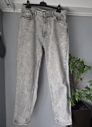Джинсы zara серого цвета