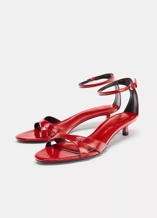 Шкіряні червоні босоніжки zara new