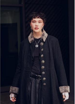 Вінтажне пальто