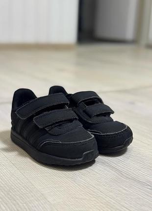 Adidas кросівки для хлопчика