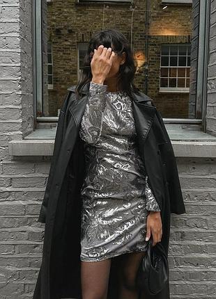 Бархатное мини-платье с пайетками na-kd