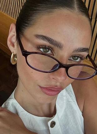 Очки имиджеви прозрачные с светло-коричневой овальной продолговатой оправой