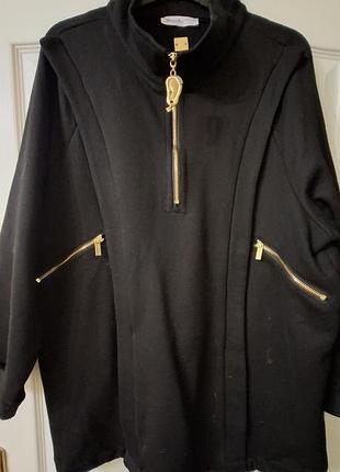 Худи популярного бренда.