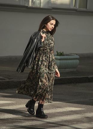 Плаття італійського бренду, розмір s. може підійти й на розмір m. одягалося 2 рази лише для фото. стан — 10/10.