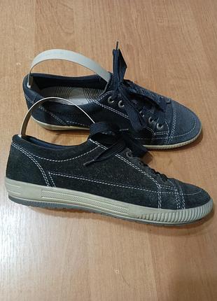 Качественные замшевые мокасины унисекс от хорошего бренда