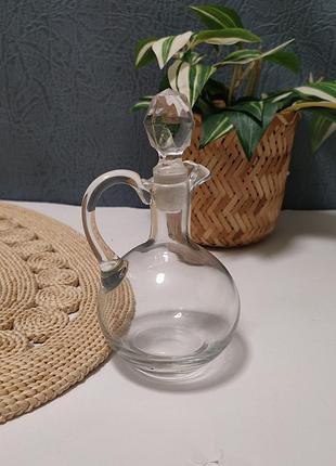 Маленький графин со стеклянной пробкой