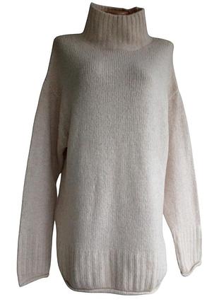 Мягкий толстый свитер под горло