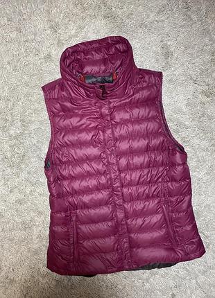 Жіночий пуховий жилет gap