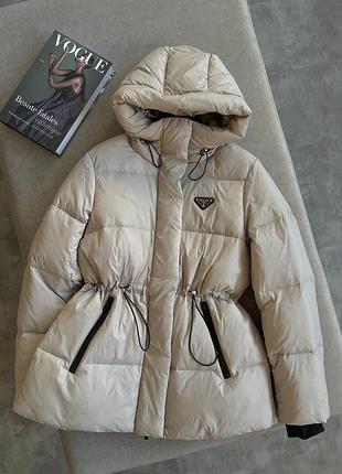 Бежевая куртка пуховик люкс с капюшоном на кулиске люкс