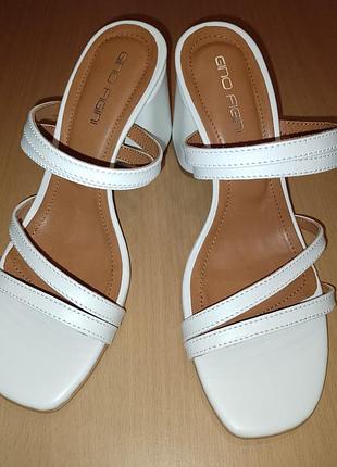 Дизайнерские босоножки gino figini