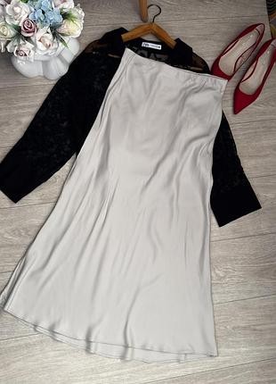 Сатинова спідниця молочного кольору