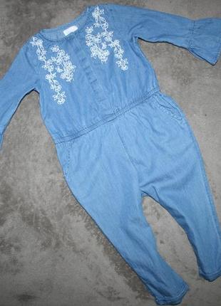 Шикарний джинсовий комбінезон next на 12-18міс.