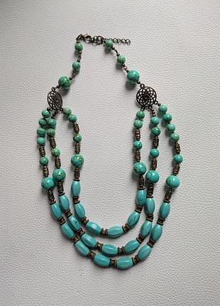 Ожерелье многорядное из говлита (тон бирюза) с металлической фурнитурой