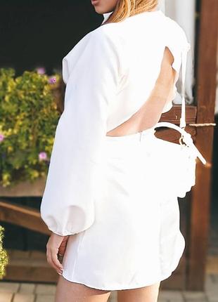 Біленька сукня