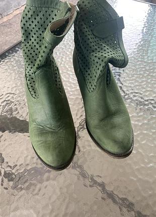 Чоботи жіночі з натуральної замші