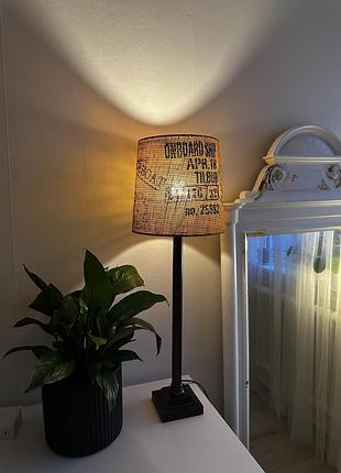 Стильна настільна лампа — ідеальний акцент для вашого інтер’єру!