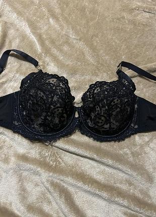 Бюстгалтер