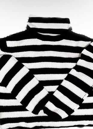 Сведрик в полоску
