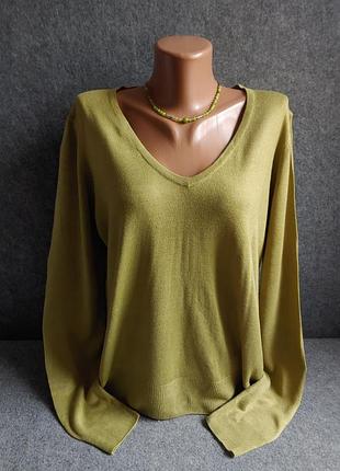 Легкий свободный пуловер оливкового цвета 48-50 размера