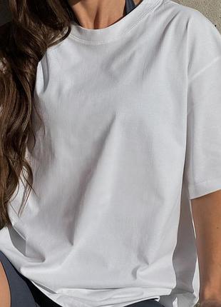 Базовая футболка uniqlo