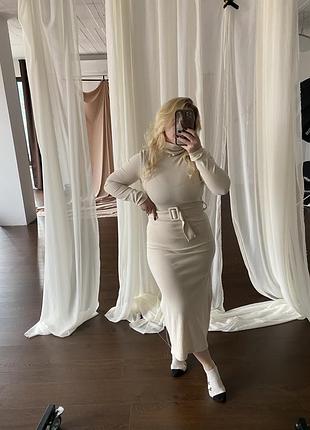 Шикарна сукннка в рубчик з поясом