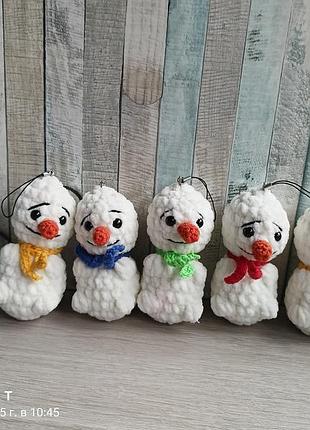 Веселые брелоки снеговики 10 см