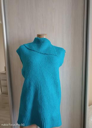 Вязаный жилет