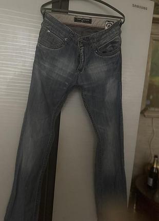 Джинсы прямые