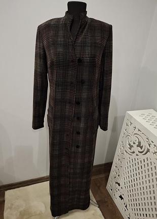 Жіноче пальто в пол