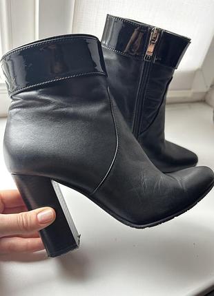 Ботинки женские