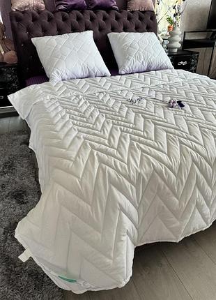 Ковдра біла літня стьобана двоспальна на холофайбері готельного типу