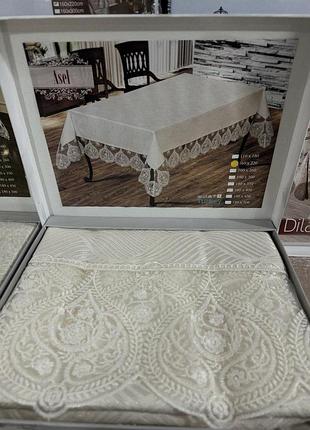 Скатертина подарункова бавовняна з мереживом haspen asel 160x220 см