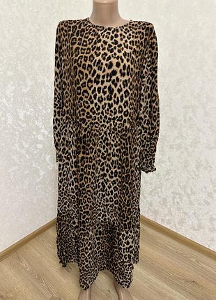 Довга сукня вільного крою з леопардовим принтом