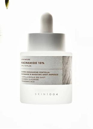 Тонізуюча сироватка для сяйва шкіри та звуження пор skin1004 madagascar centella niacinamide 10 boosting shot ampoule 30 мл