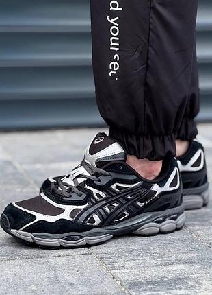 Кросівки asics