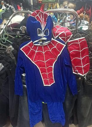 Карнавальный костюм человека-паука для мальчиков.