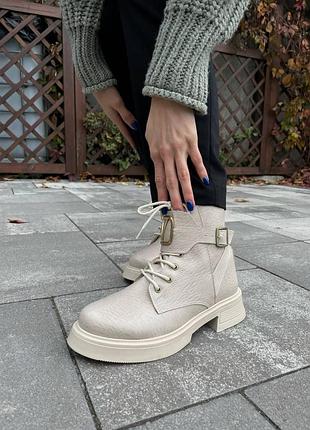 Valentino garavani logo fur